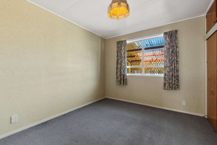 3 Paterson Grove Pukehangi_9