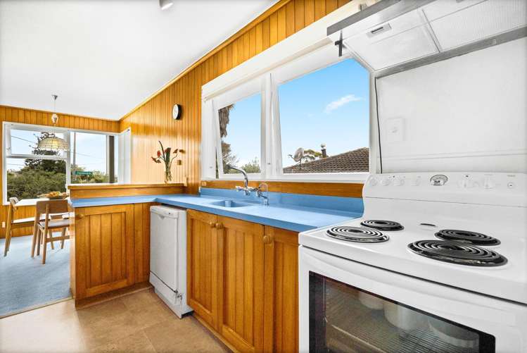 156 Godley Road Titirangi_3