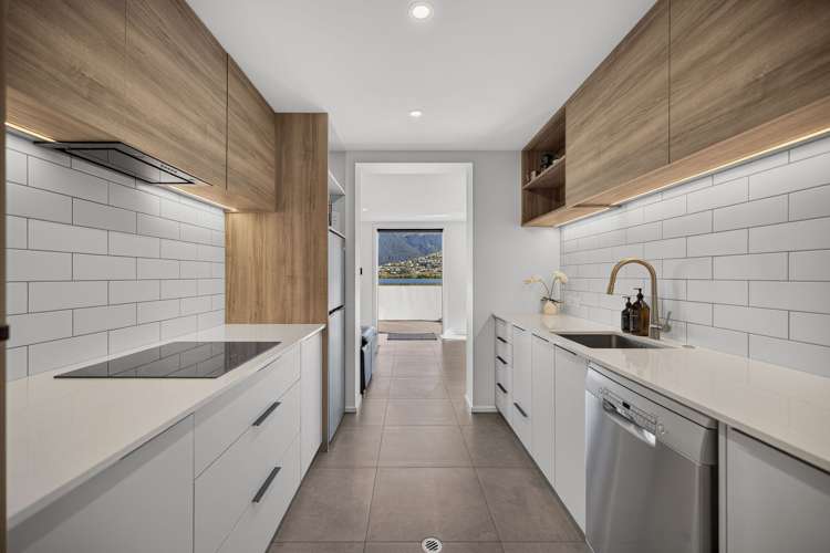 635 Peninsula Road Kelvin Heights_36