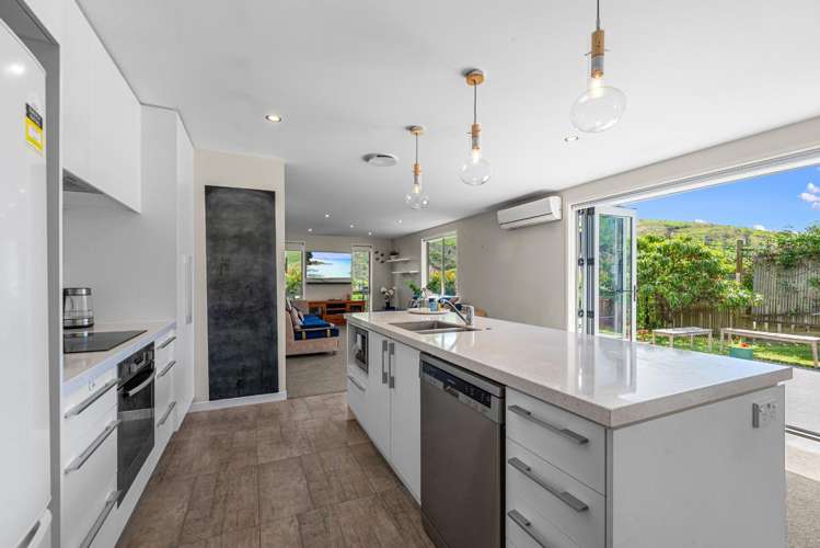 101 Ballintoy Park Drive Welcome Bay_6