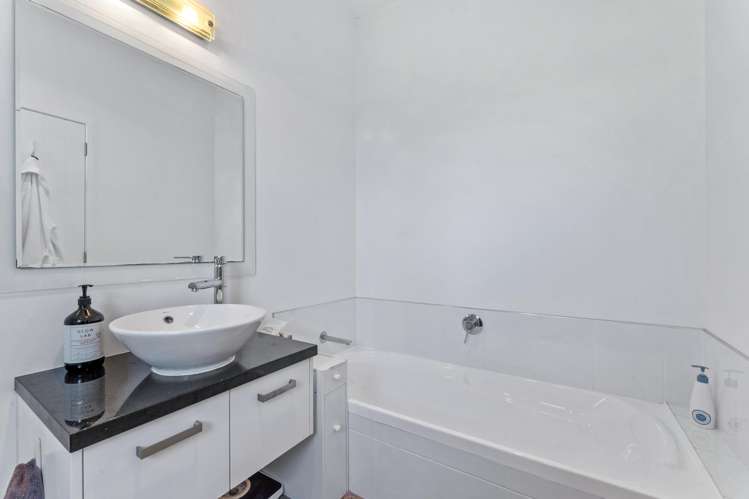 79 Hauraki Road Leigh_22