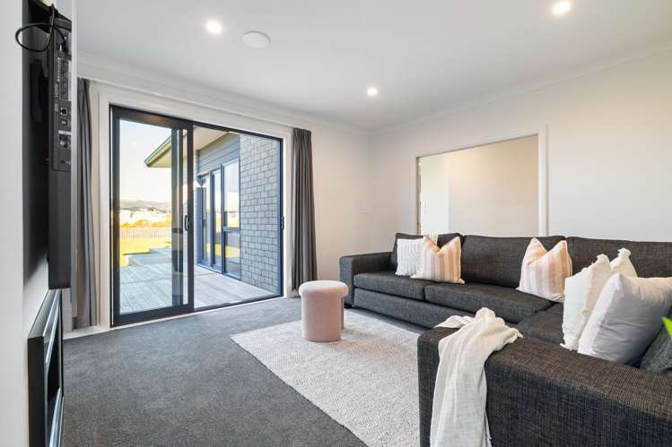 48 Sardinia Grove Fitzherbert_18