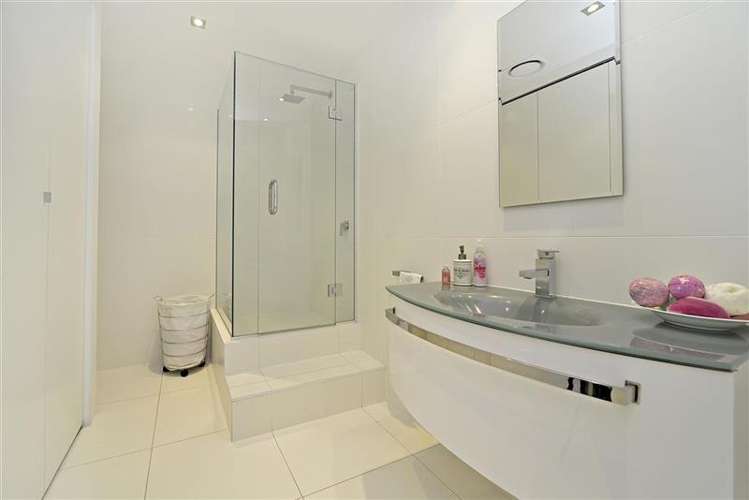 10b/2 Saint Martins Lane Grafton_10