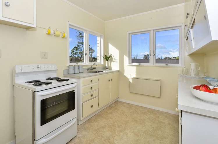 2/12 Downing Street Glenfield_4