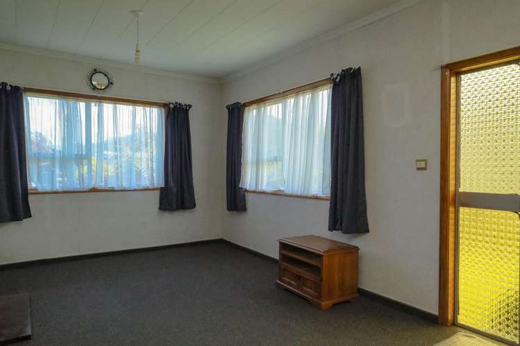 1 Ross Street Dunollie_19