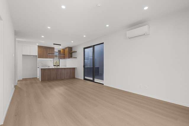 4C Roberts Rd, Te Atatu South