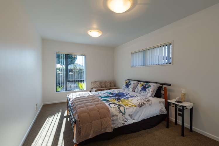 8 Di Pierri Way The Wood_19