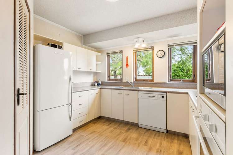 1/37 Beach Road Manly_17