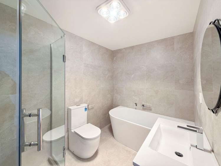 2/7 Peverill Crescent 10695_10