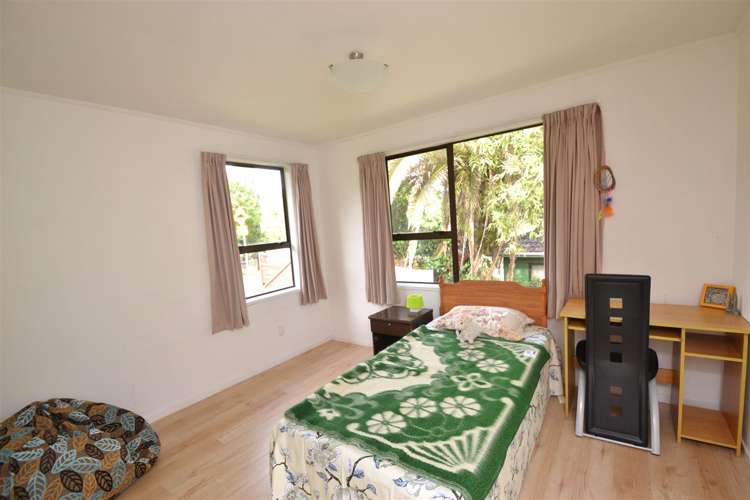 1/1 Pisces Road Glen Eden_10