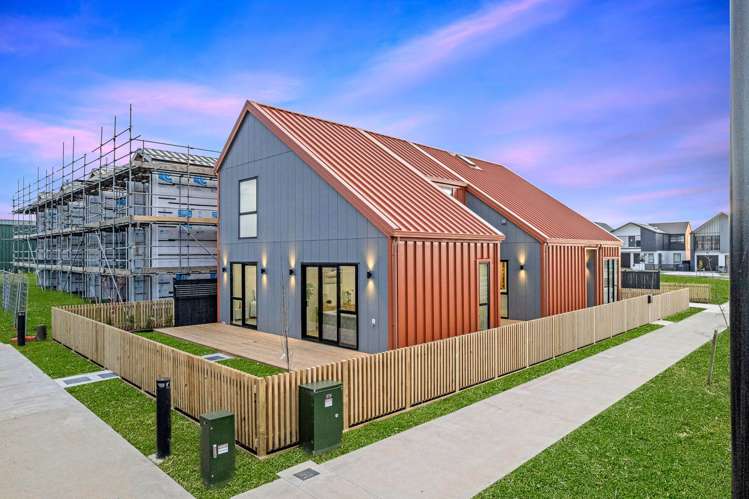 15 Karaka Village Parade_1