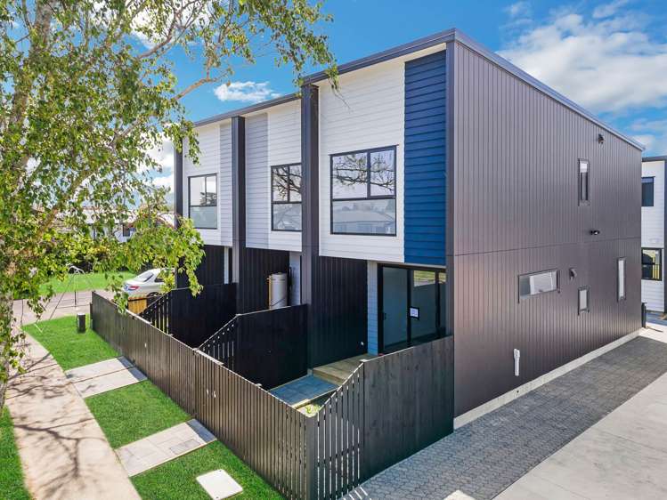 14, 15, 22/17 Barneys Farm Road Clendon Park_25