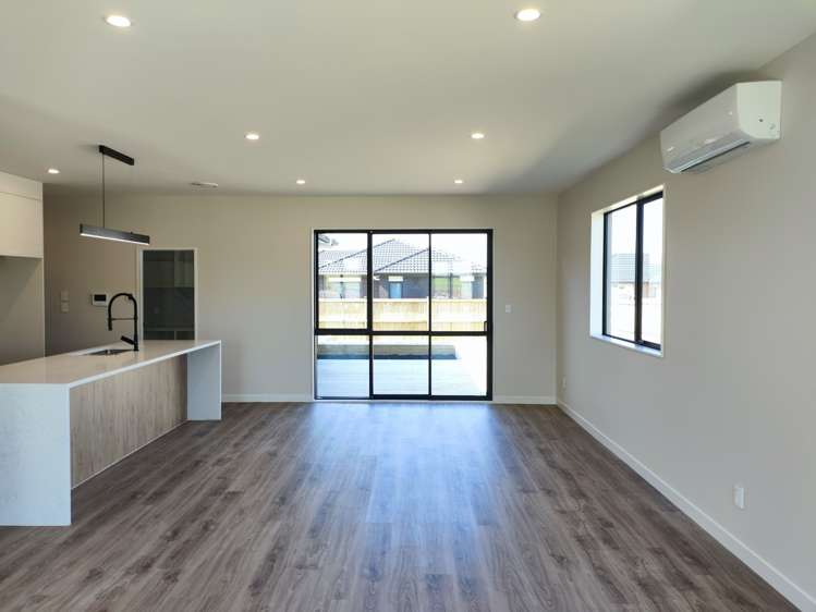 8 Hoete Way 10397_4