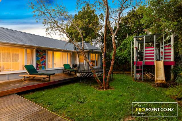 57 Kauri Point Road Laingholm_1