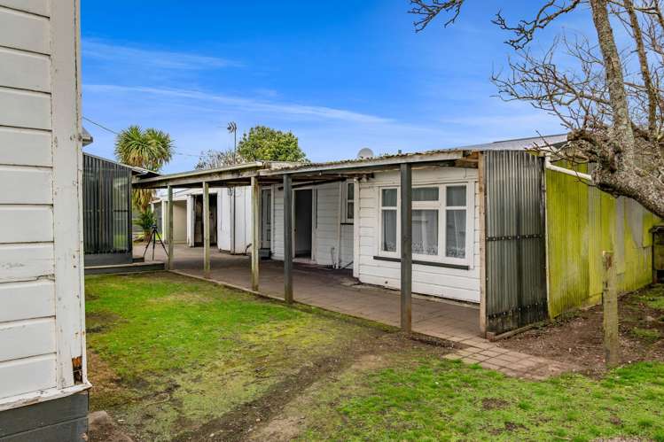 76 South Road Manaia_23