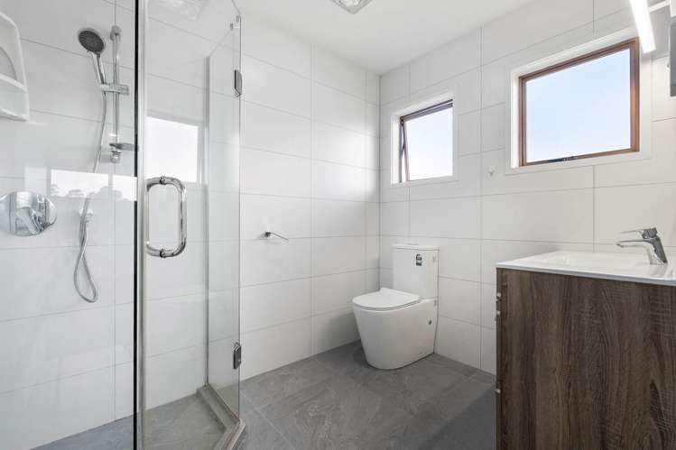 38 Makora Road Massey_24