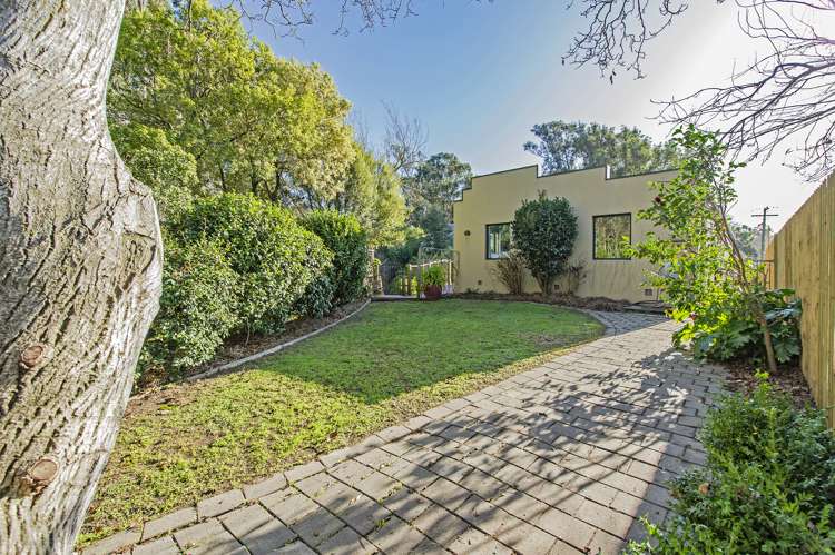 76 Moffat Drive Lincoln_24