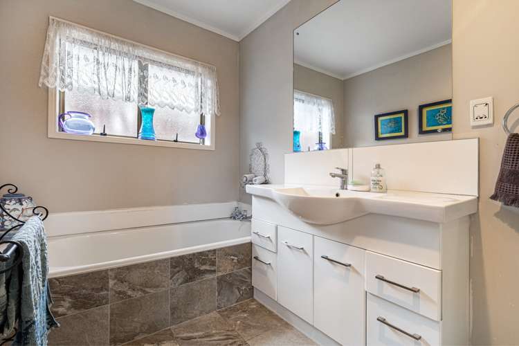 106 Everglade Drive Totara Heights_12