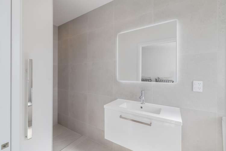 3/5 Kairua Lane Wigram_16