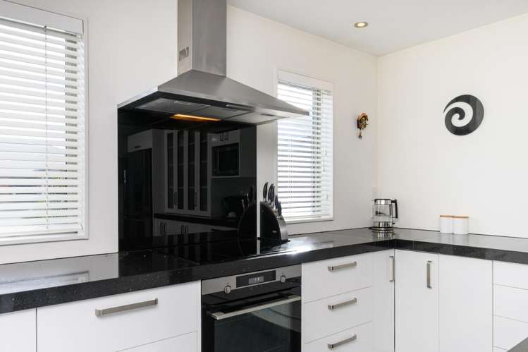 24 Liberty Grove Kelvin Grove_21