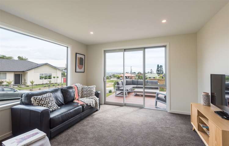 5 Andy Whiting Place Stoke_10