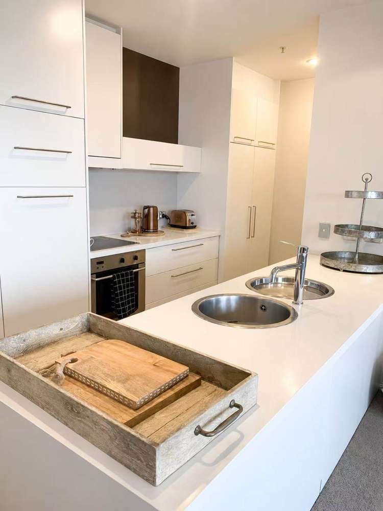 607/2 Beach Road_3