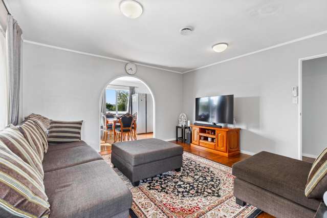 2/4 Kahikatea Place Ranui_1