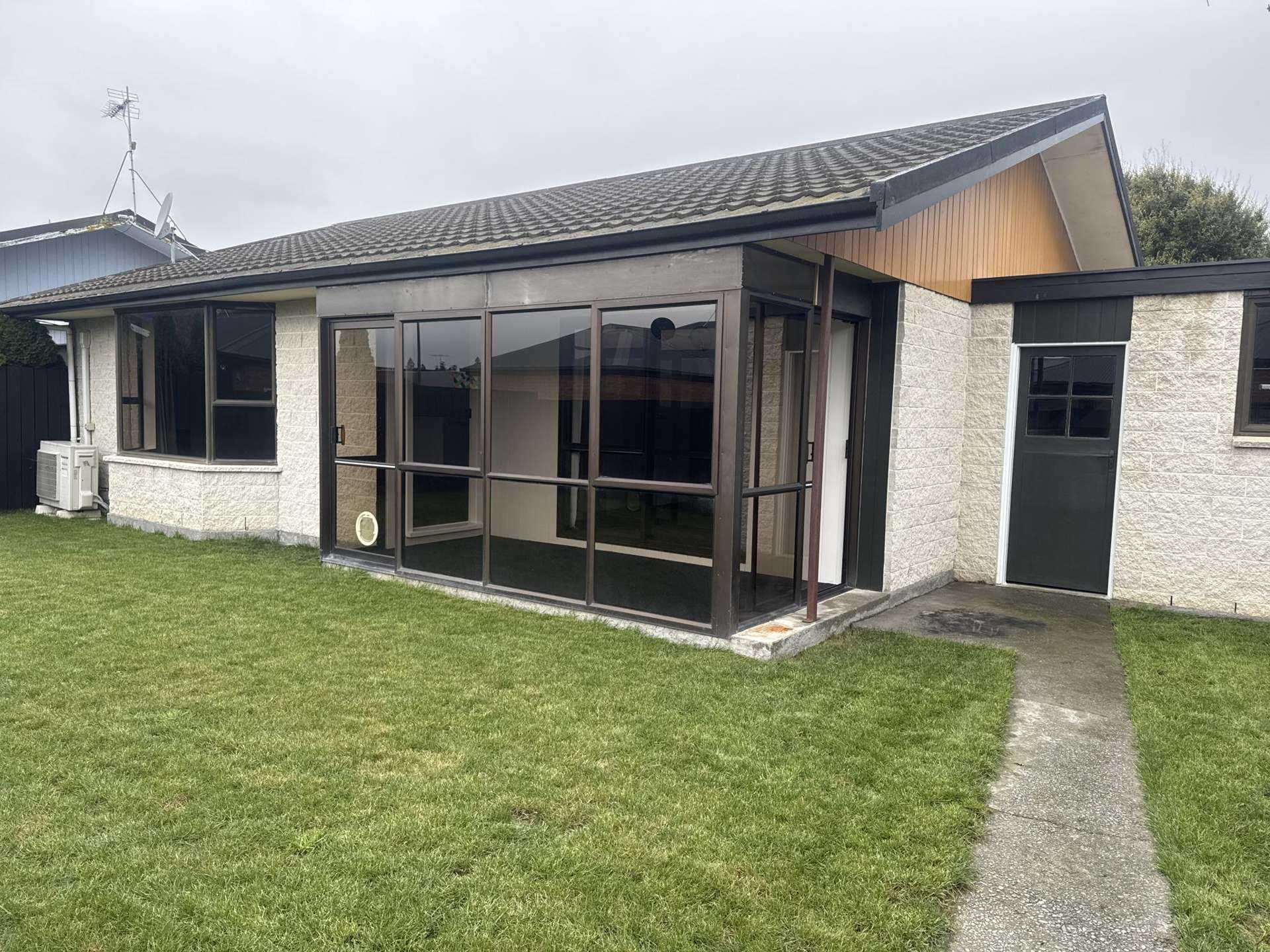 2/260 Moore Street Ashburton_0