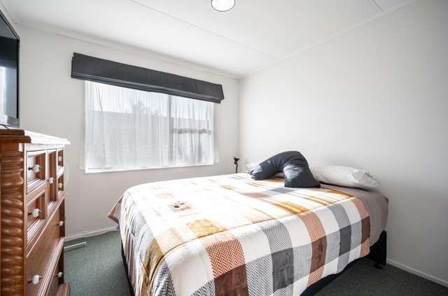 2/13 Derby Street Stoke_4
