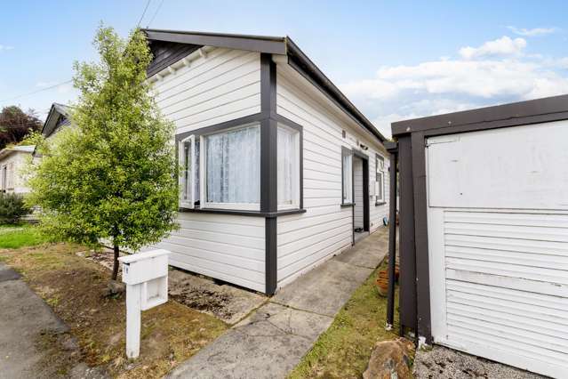 Income earner in the heart of the Valley