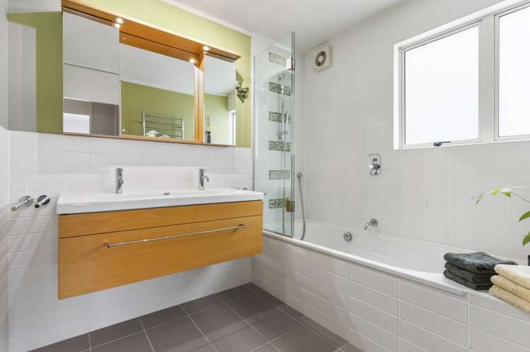 24 Surville Place Mairangi Bay_14