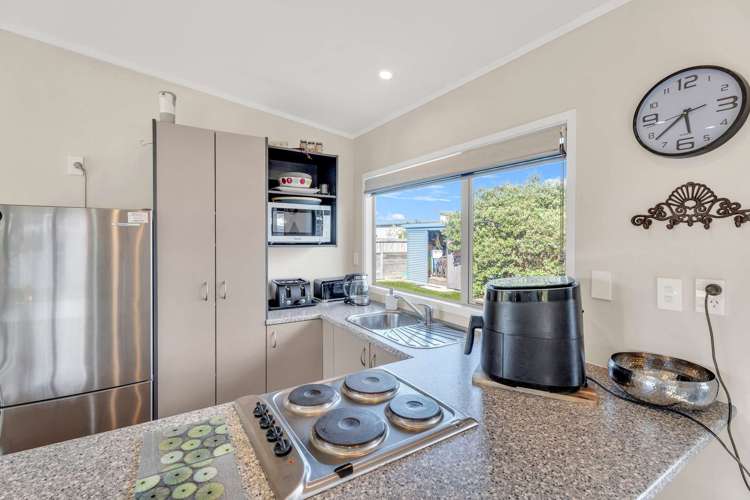 110 The Fairway Matarangi_10