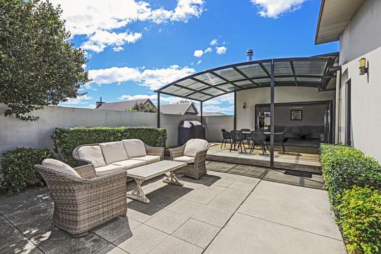 1 Aiden Lane Raureka_0