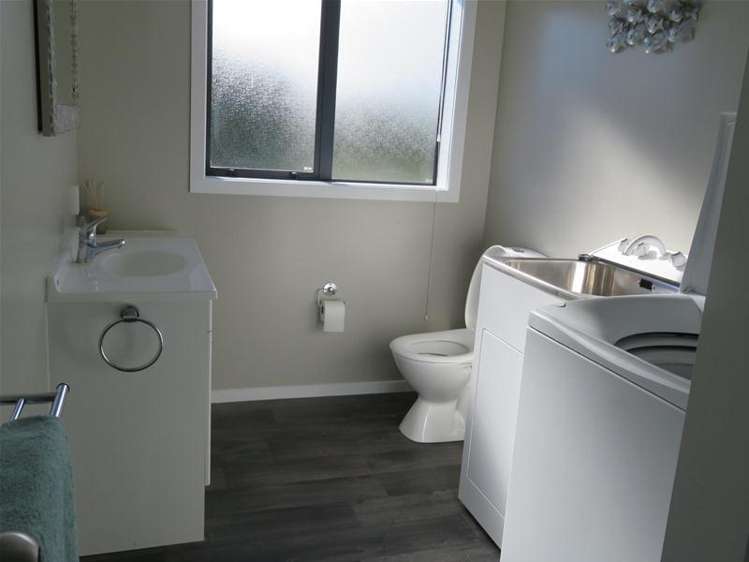 1417 Egmont Road Egmont Village_4