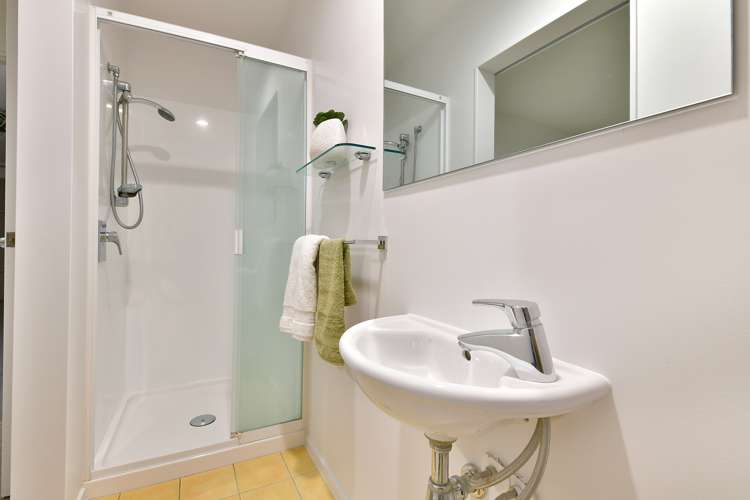 17/3 Riverside Road Orewa_8