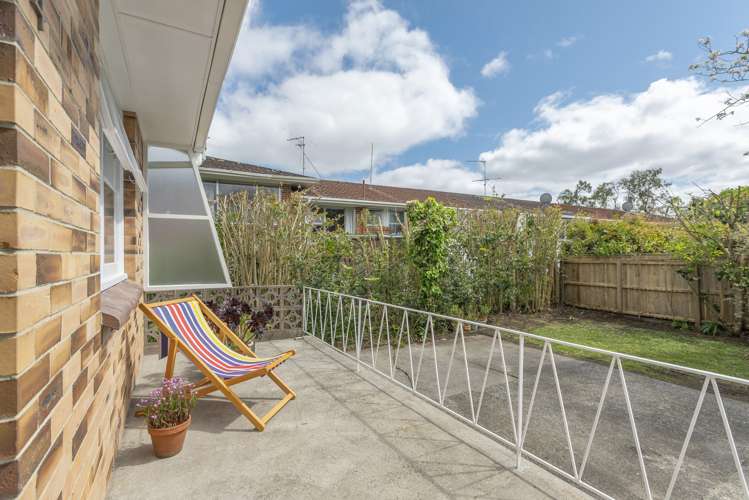 4/2a Peary Road Mount Eden_13