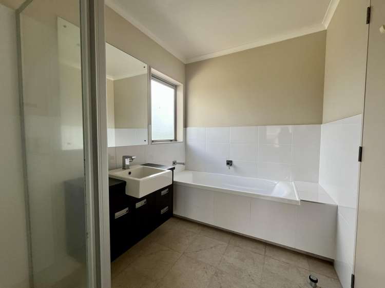 27 Amaretto Ave Flat Bush_10