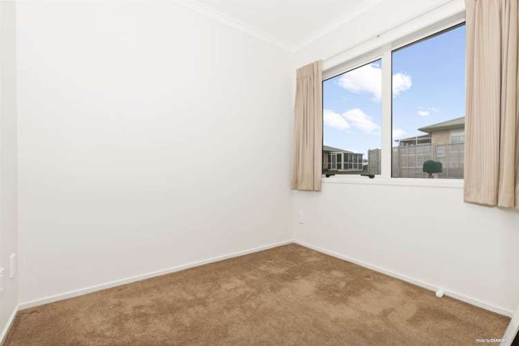 41/8 Village Place Tuakau_9