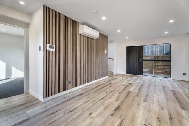 98E Royal Road 11410_3