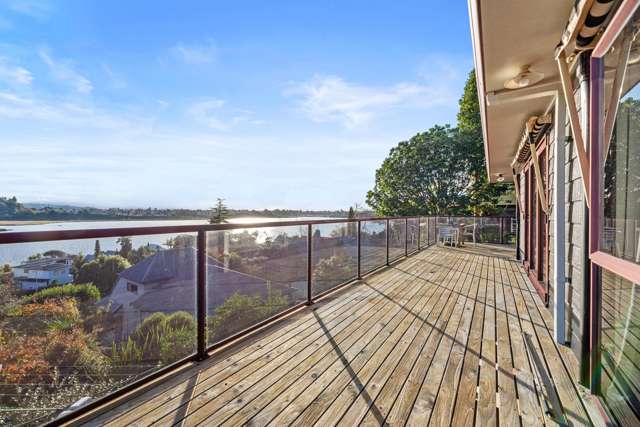Amazing Elevated Estuary Views!
