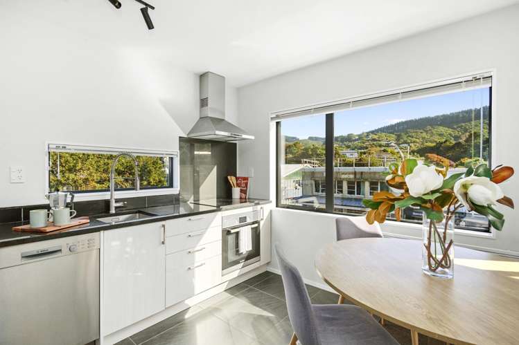 3/232 Main Road Tawa_4