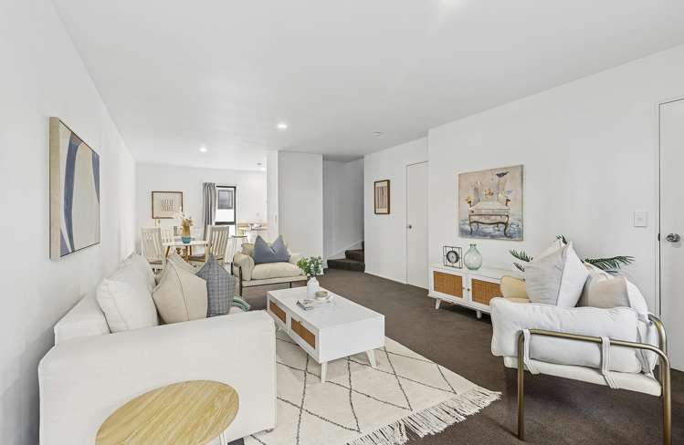 2/2 Goring Street Thorndon_1