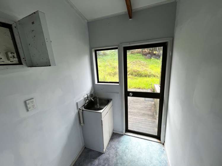 7 Harrys Place Kawakawa_9