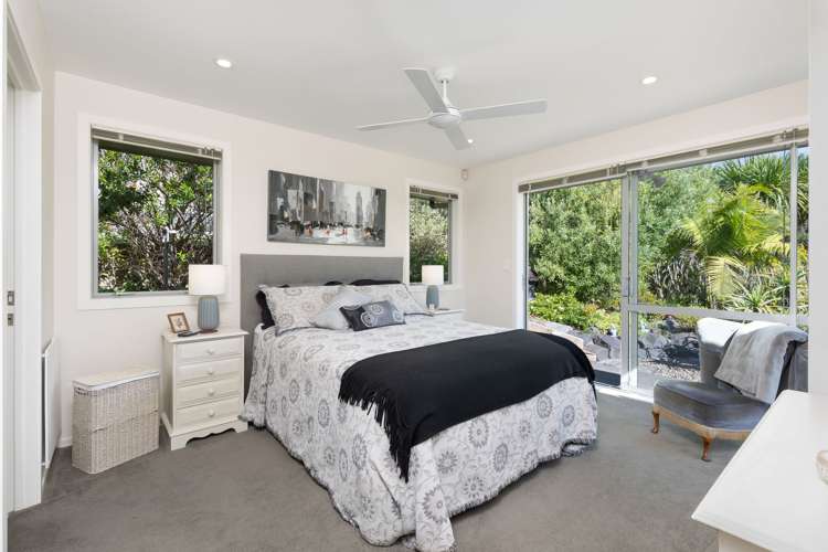 5 Fendalton Place Hatfields Beach_11