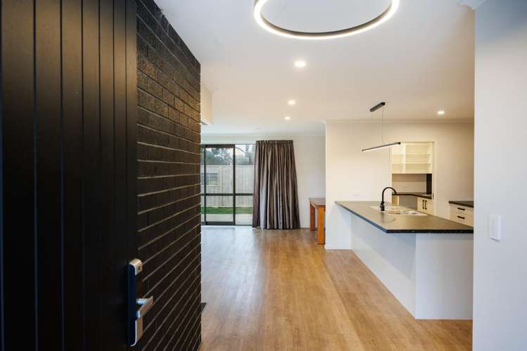 16a Rayner Lane Marton_3