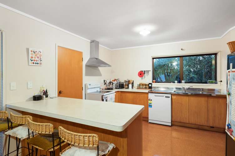 12 Wairahi Road Langs Beach_23