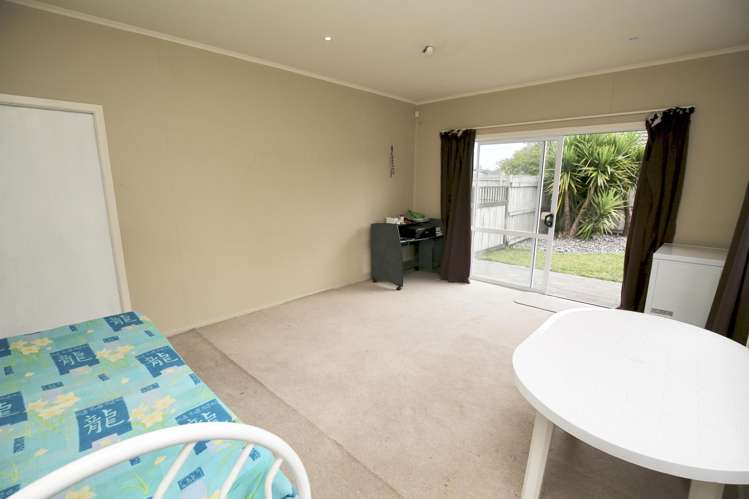 192 Fox Street Hamilton East_14