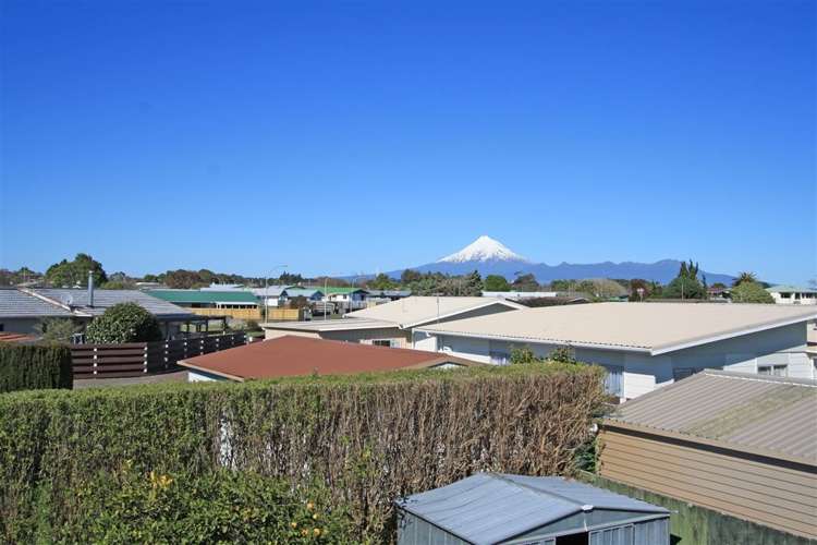 220 Parklands Avenue Bell Block_25