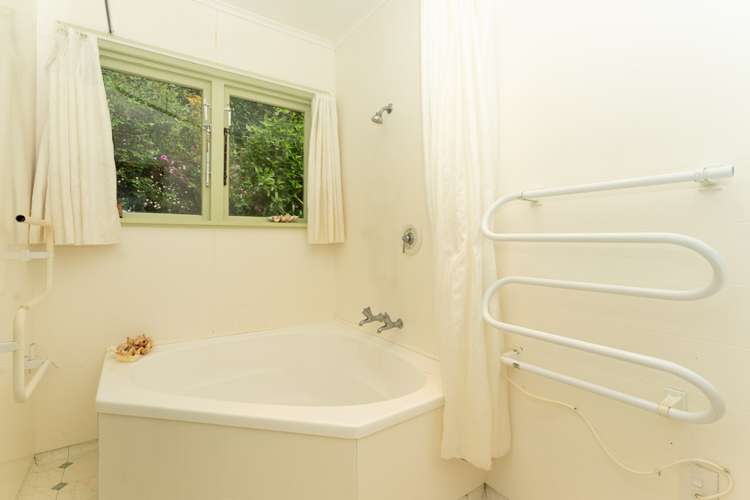 9 Holmes Grove Naenae_8