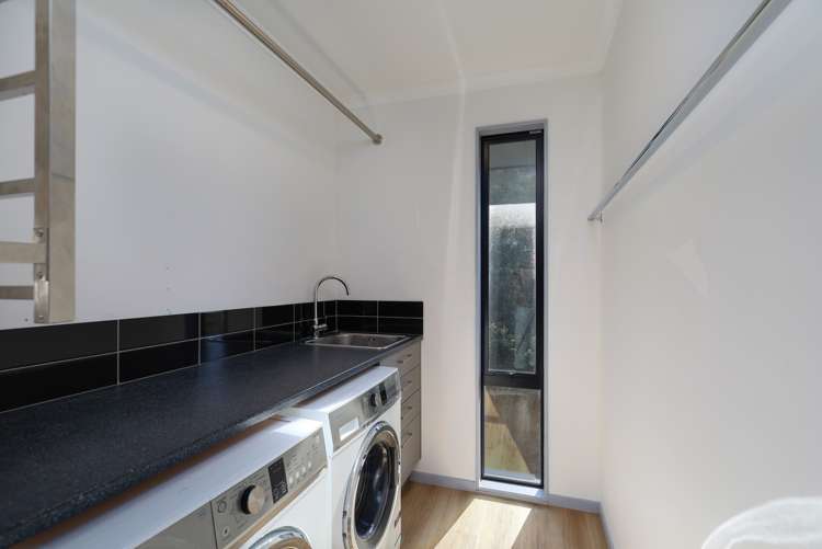 45 Saint Lawrence Street Toi Toi_17